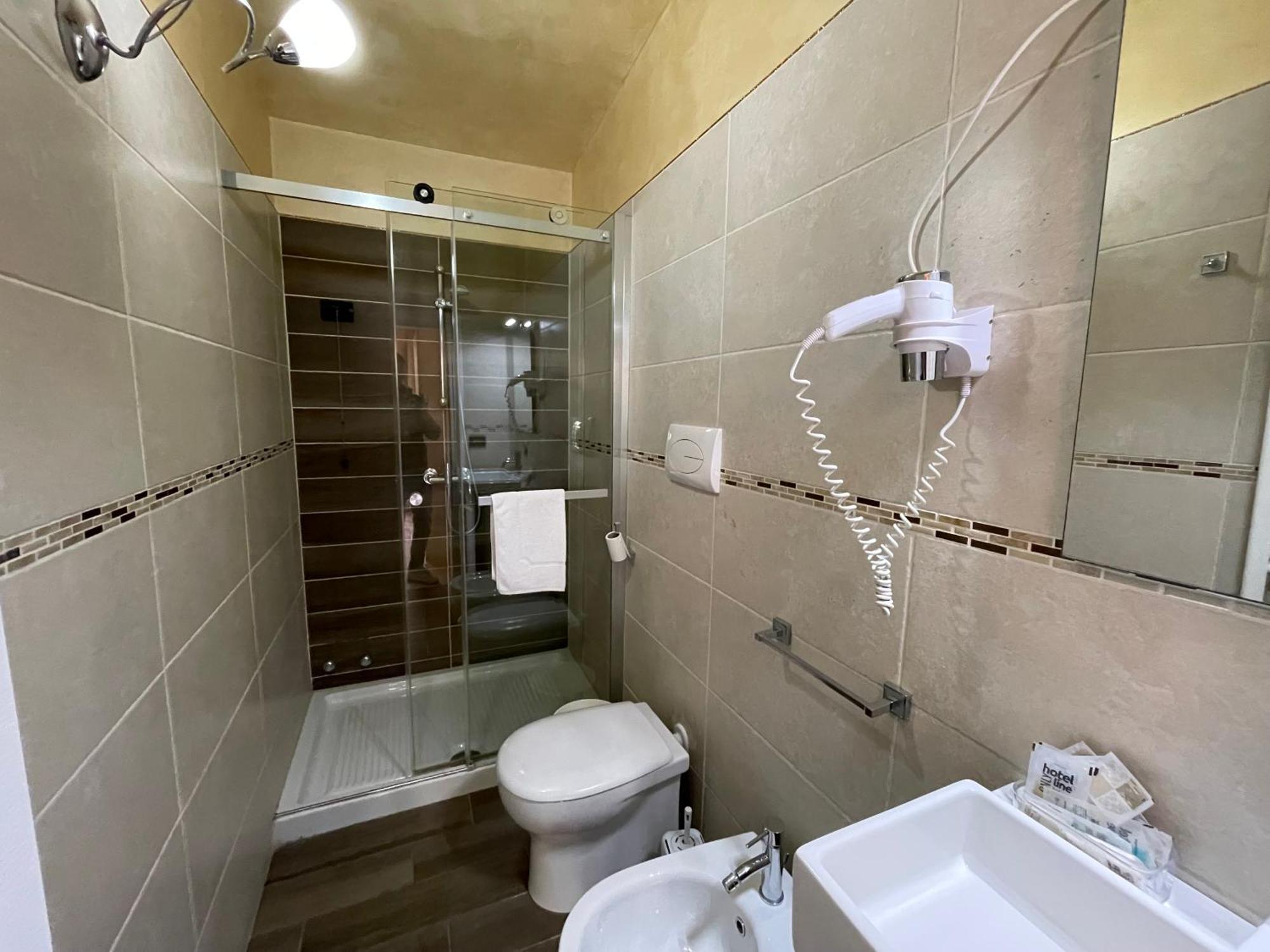 Hotel Central Giacomini サロ エクステリア 写真