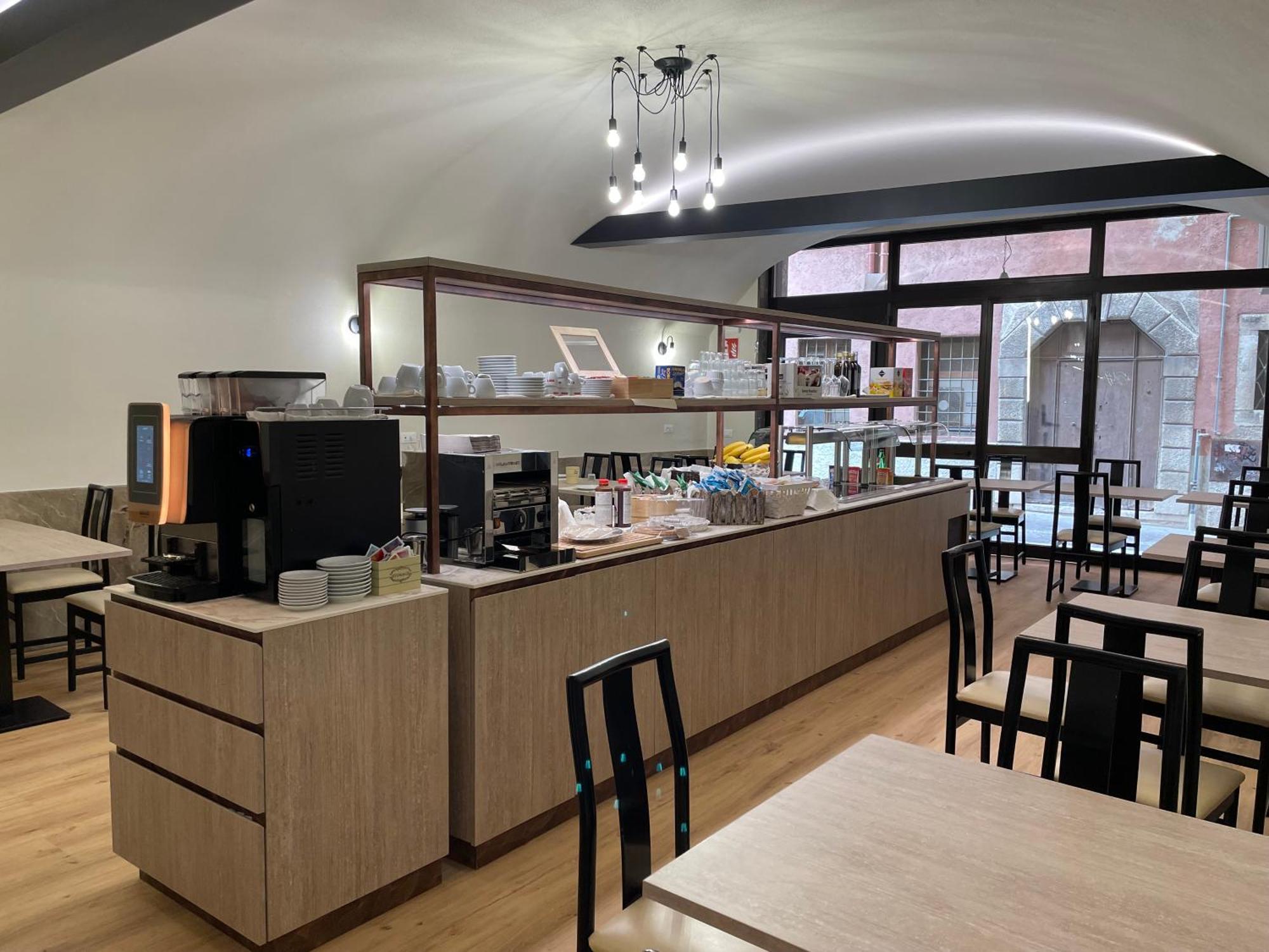 Hotel Central Giacomini サロ エクステリア 写真