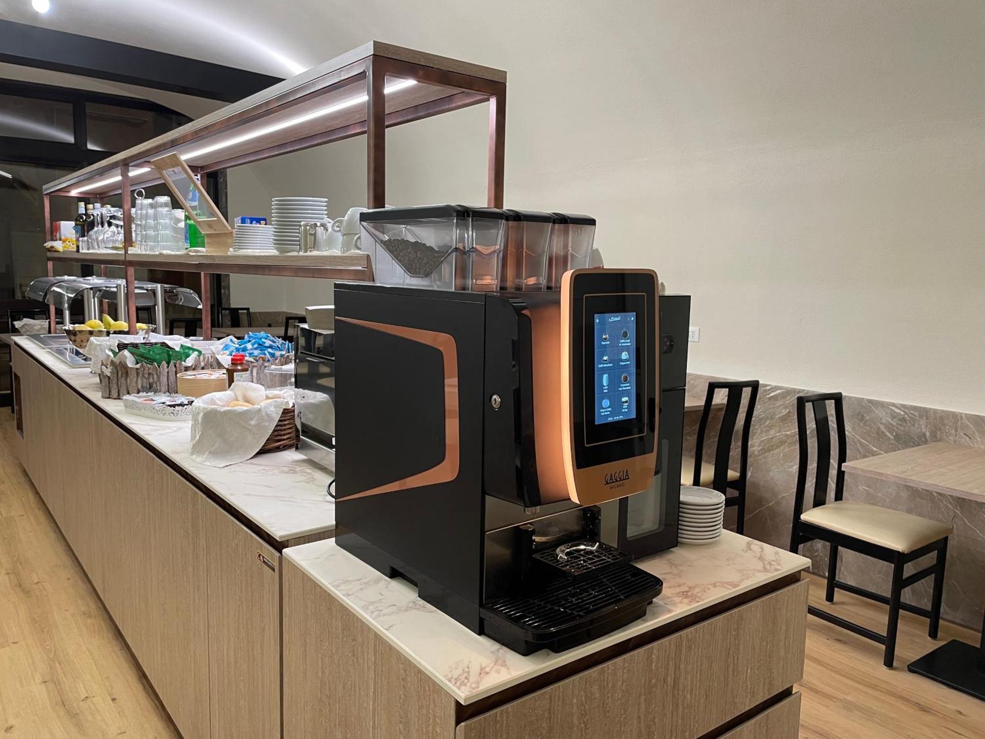 Hotel Central Giacomini サロ エクステリア 写真