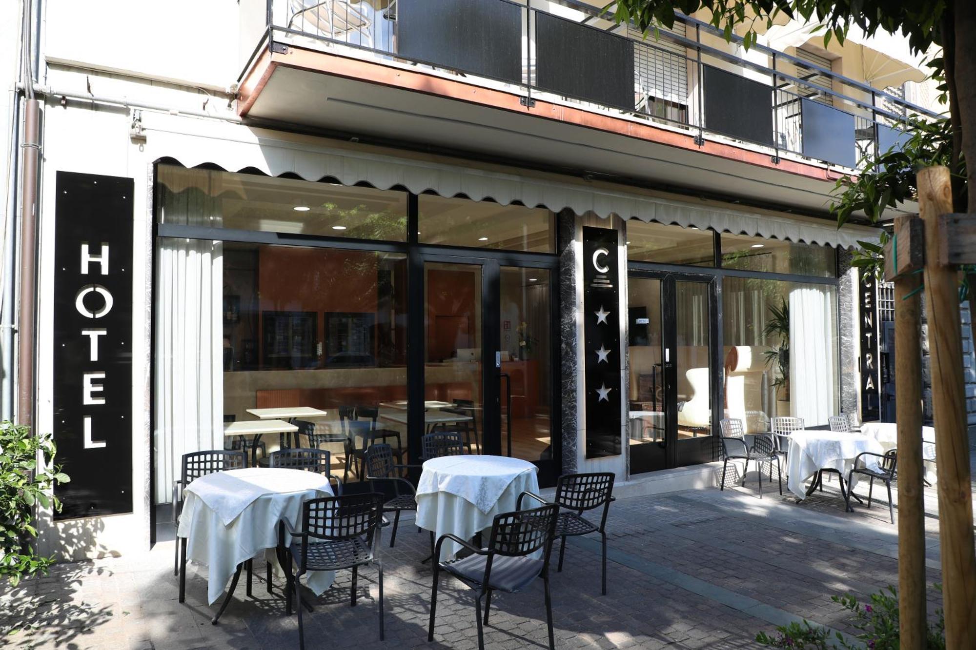 Hotel Central Giacomini サロ エクステリア 写真