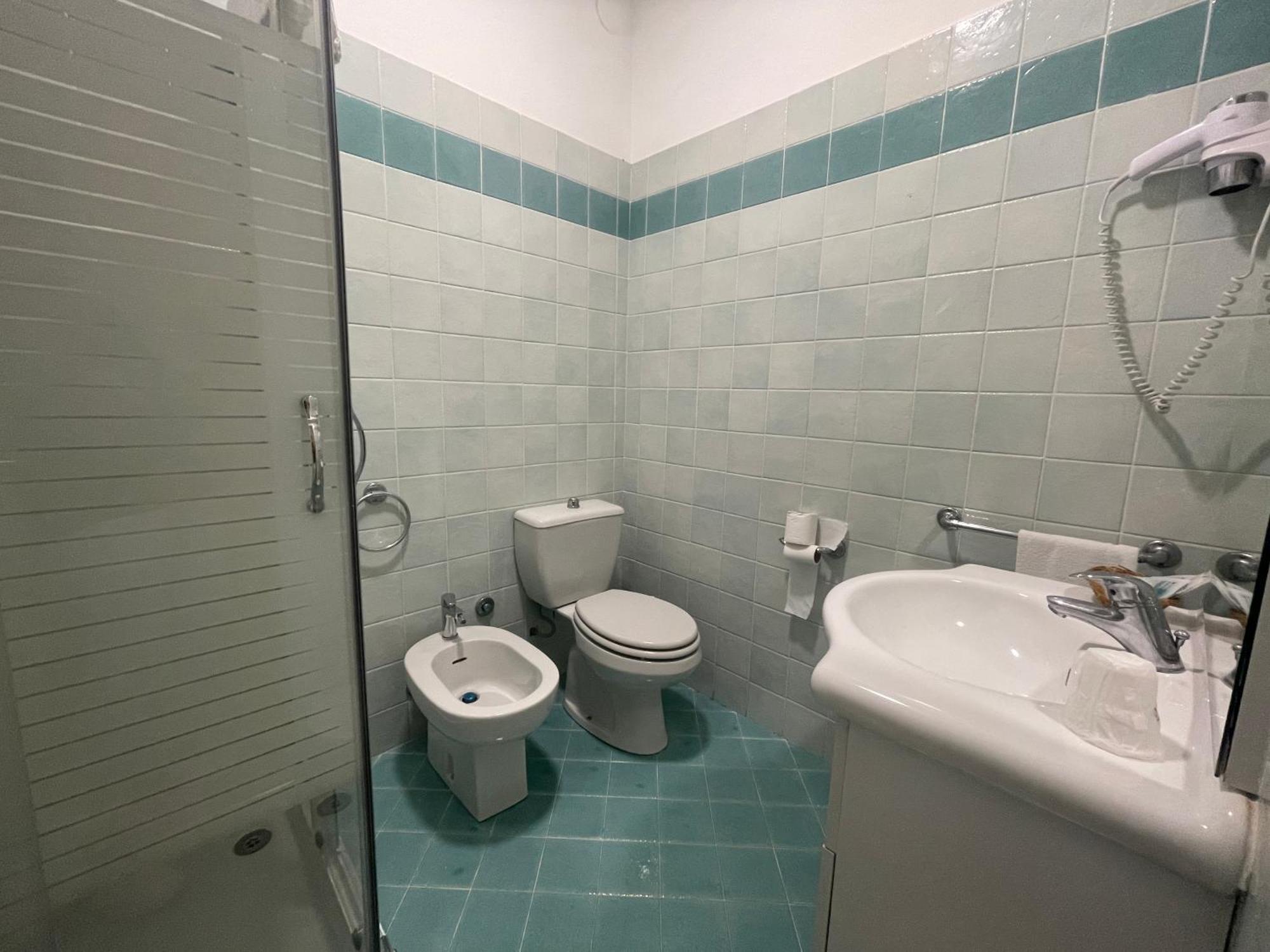 Hotel Central Giacomini サロ エクステリア 写真