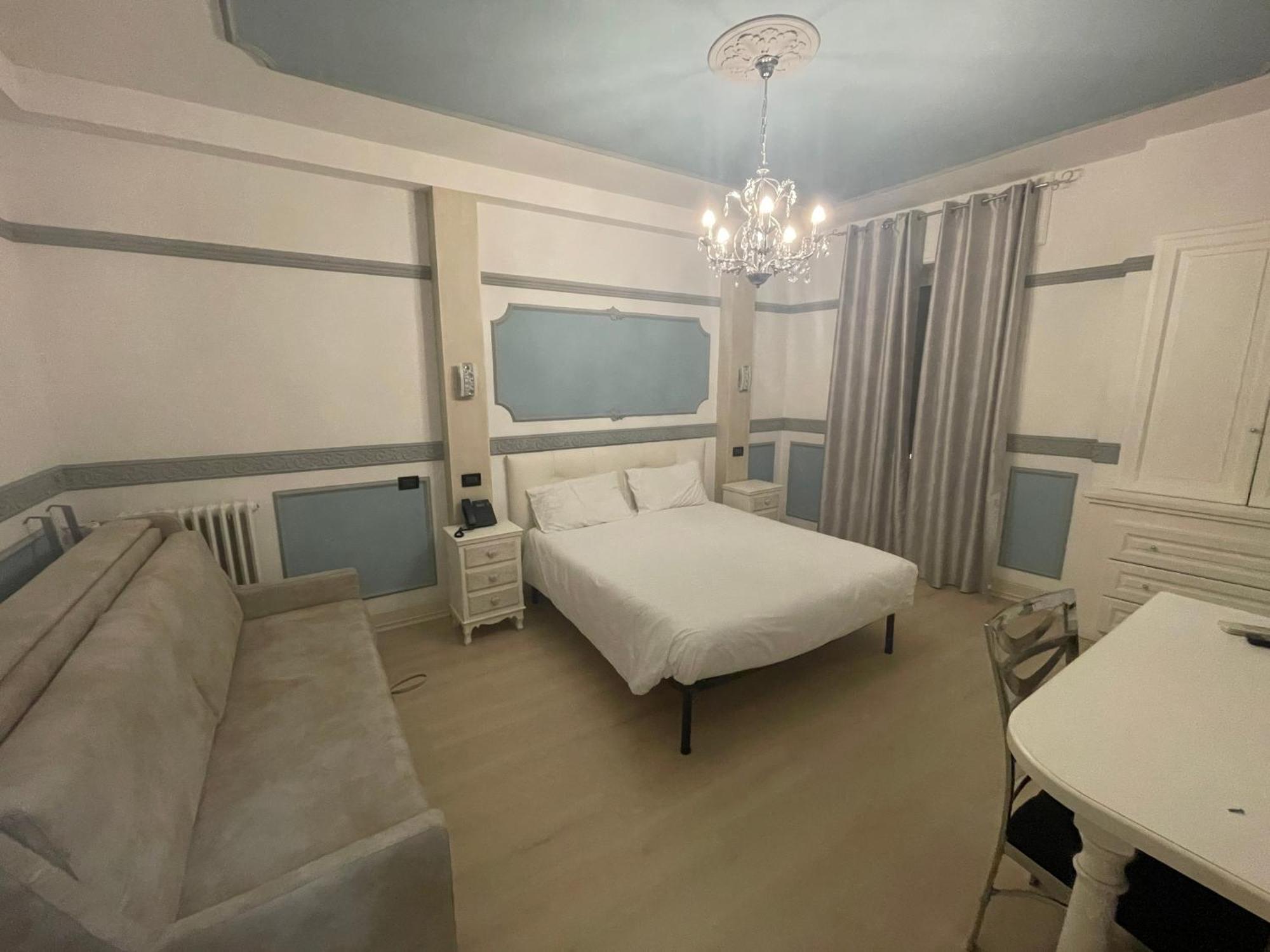 Hotel Central Giacomini サロ エクステリア 写真