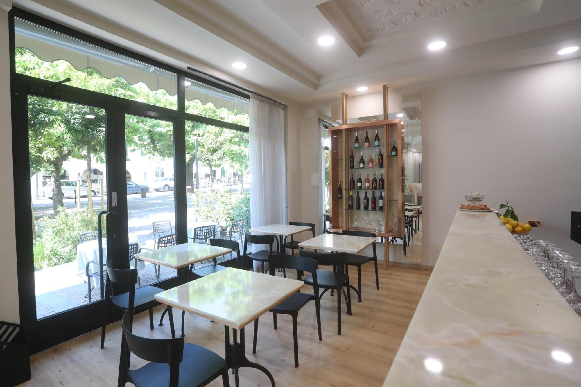Hotel Central Giacomini サロ エクステリア 写真