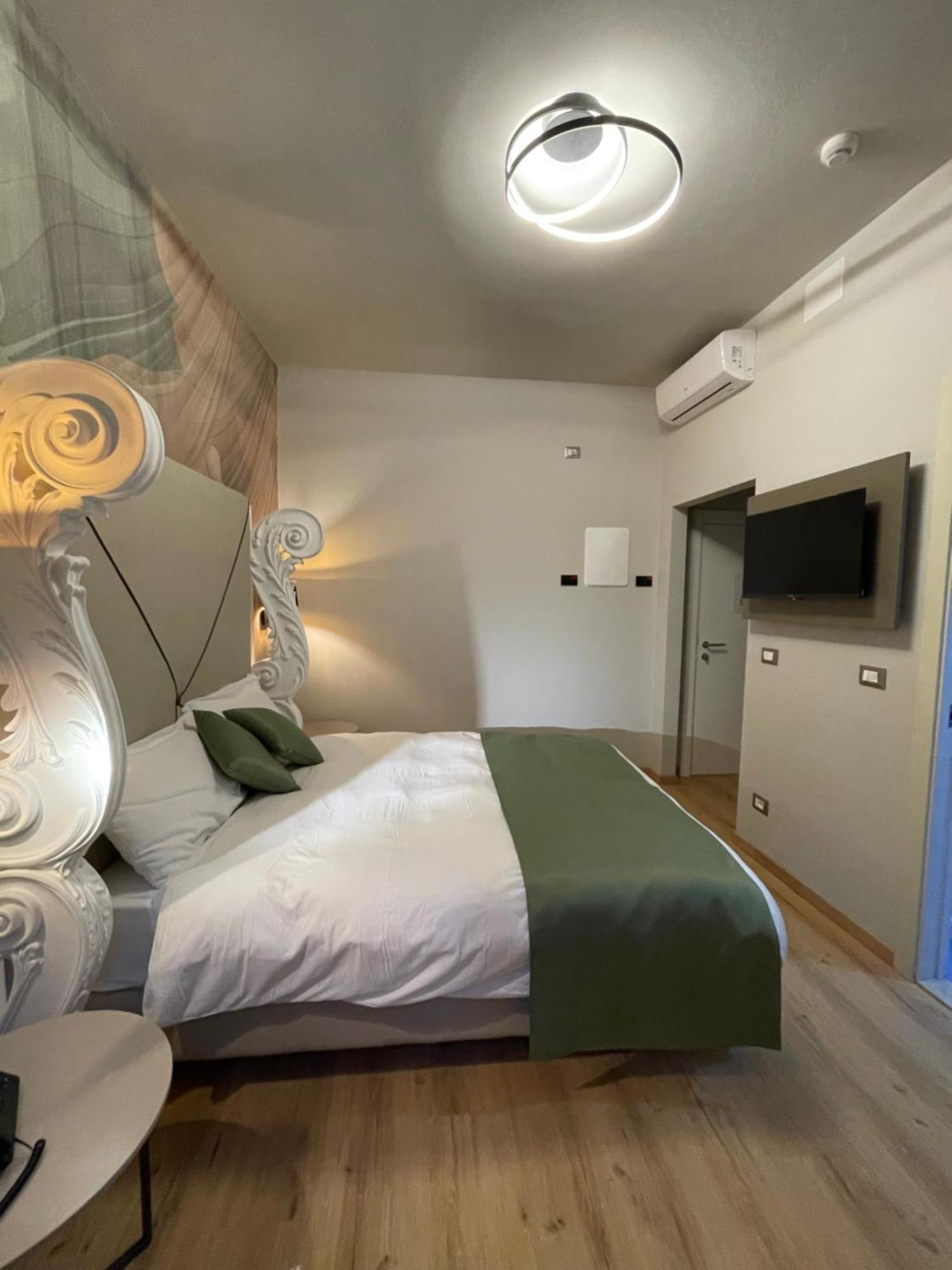 Hotel Central Giacomini サロ エクステリア 写真
