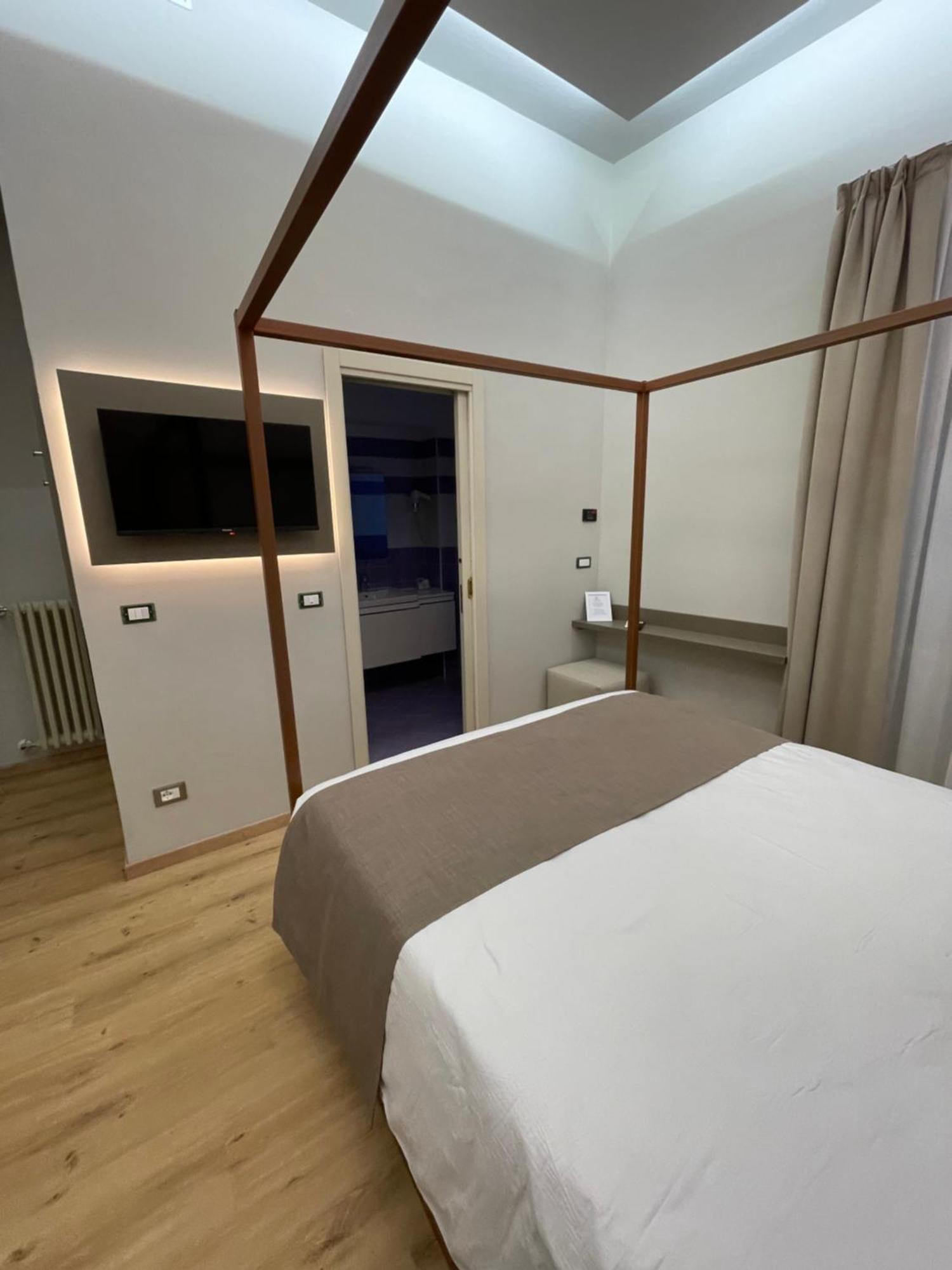 Hotel Central Giacomini サロ エクステリア 写真